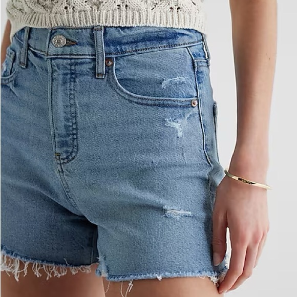 Express High Waisted 90's Light Wash Distressed Jean Shorts women’s size 2 - Picture 3 of 5